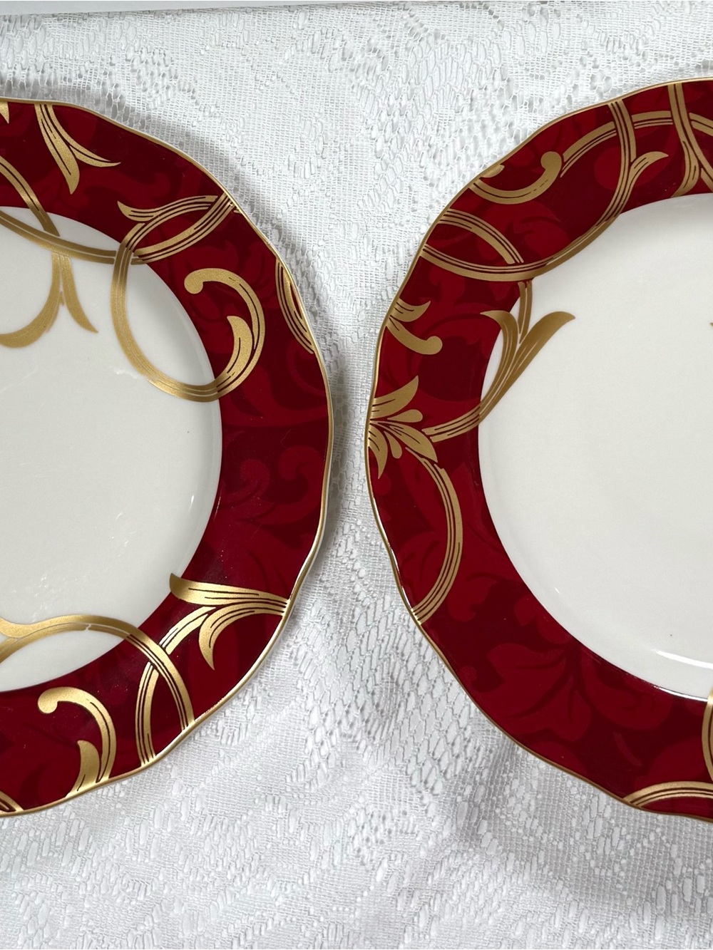 Pier 1 Crimson Chic Red and Gold Scalloped Edge Dinner Plates - Pair